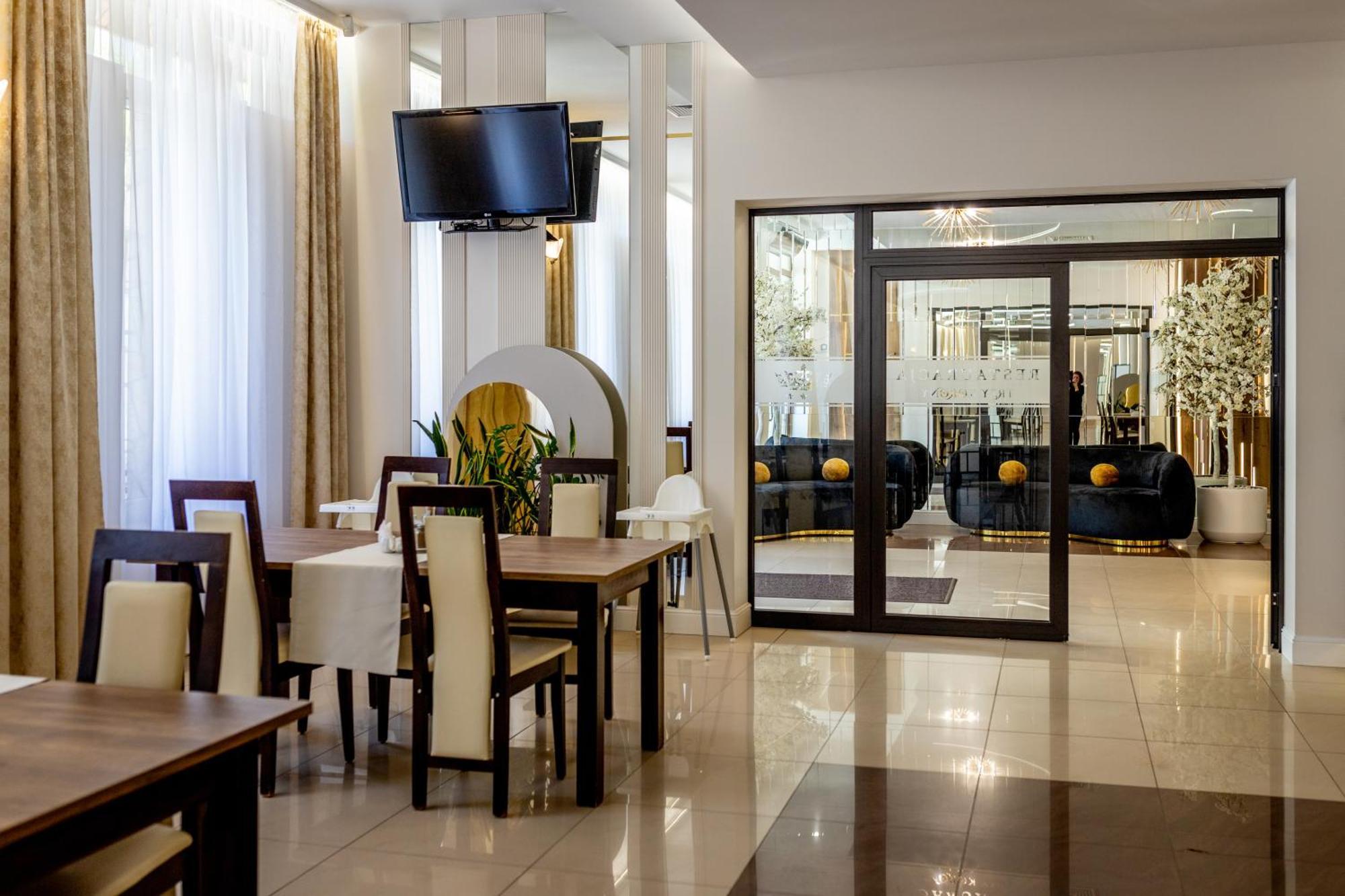 Trzy Korony Hotel Głogów Małopolski Kültér fotó
